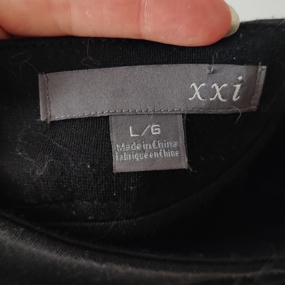 *SOLD* Black mini layered skirt - Picture 5 of 5